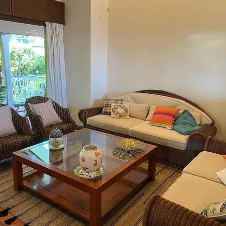 Exclusiva Casa Con Piscina En La Mejor Zona De Vigo