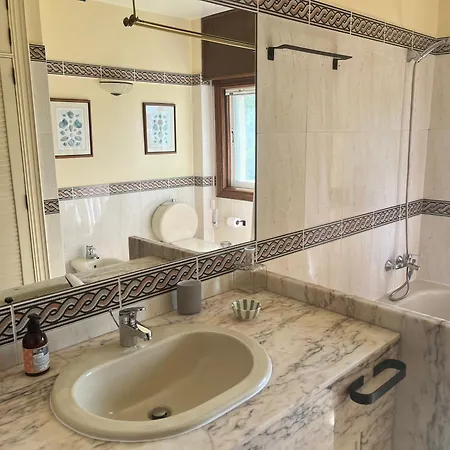 Exclusiva Casa Con Piscina En La Mejor Zona De * Vigo